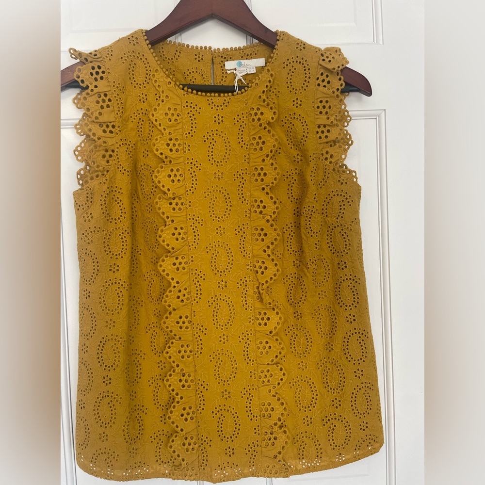 Boden NWT sleeveless mustard top-amazing detail and button-closure back. Size 6